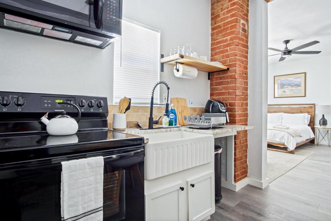 Contemporary With Access #34c *